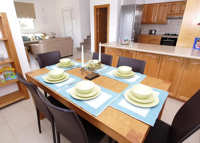 Maouris Willa Protaras